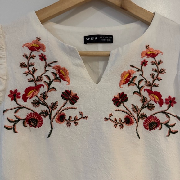 Maternity White with embroidered flowers dress - Picture 2 of 5